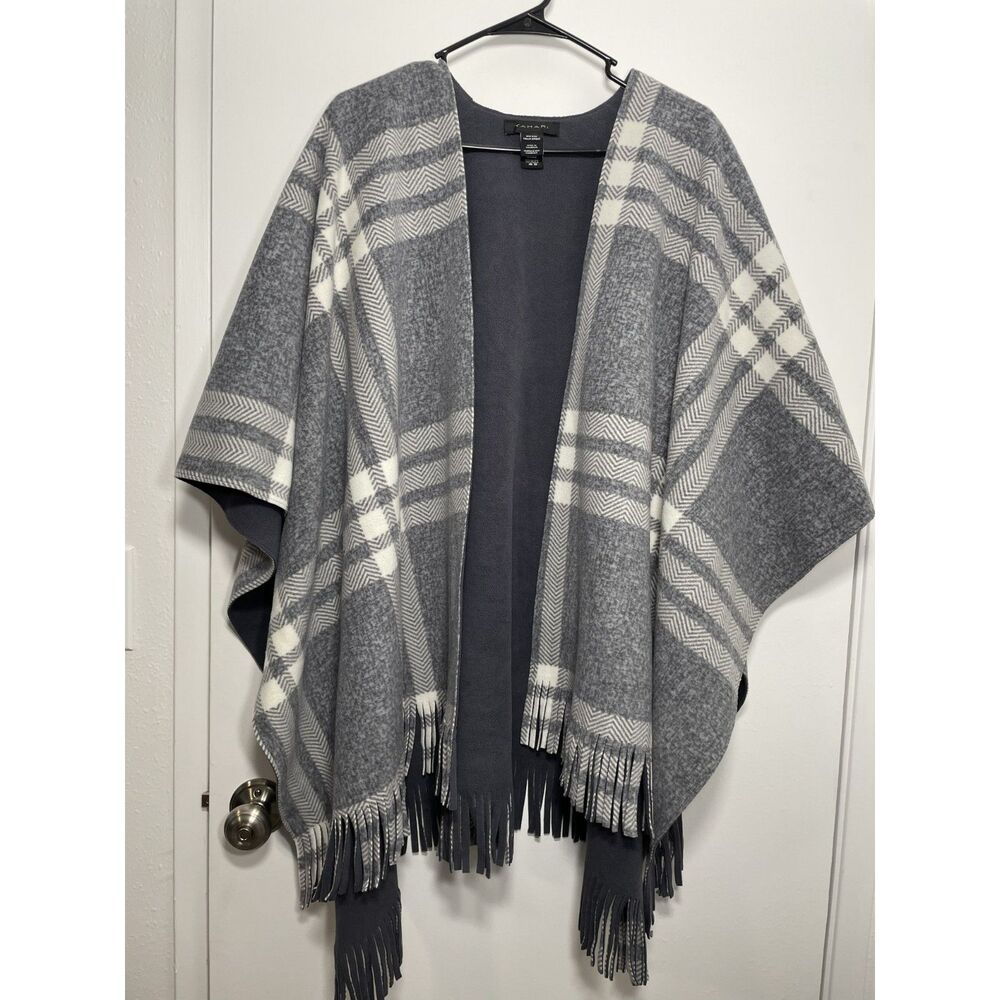 TAHARI Fleece Poncho Gray/Cream One Size Fits All Like New